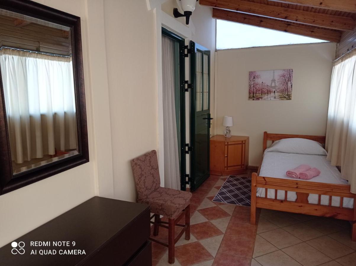Bratis House Appartement Vartholomio Buitenkant foto